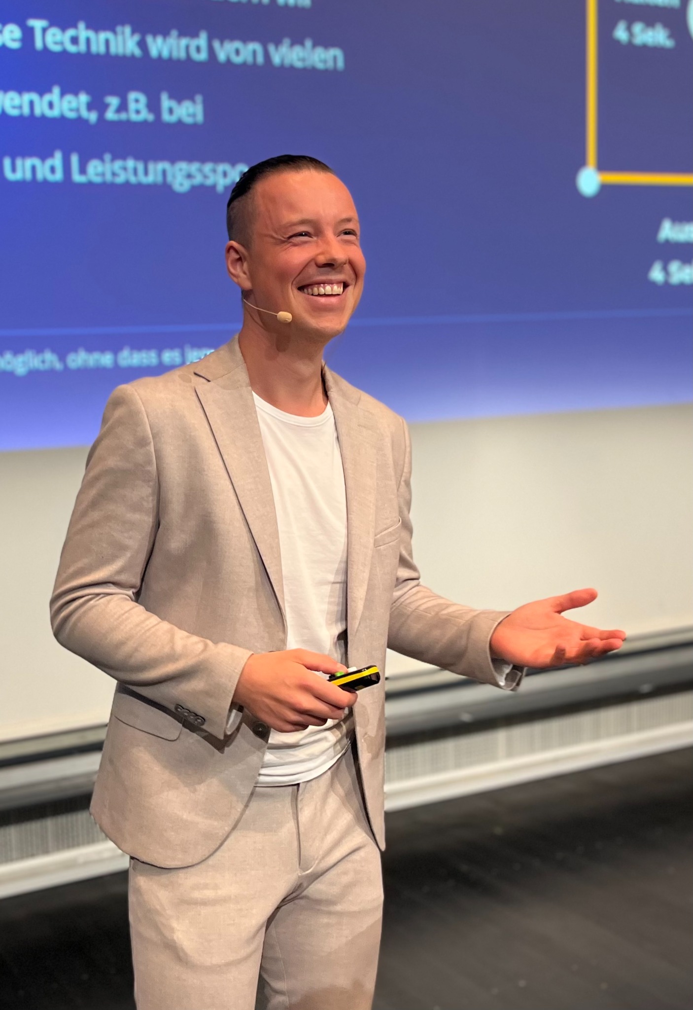 Marvin Bick bei einem Vortrag